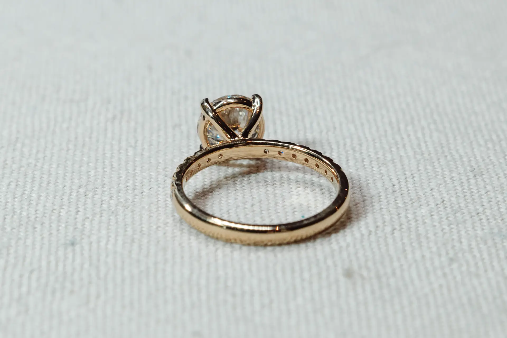 Olivia oval solitaire