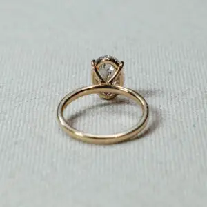 Olivia oval solitaire